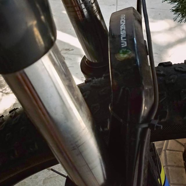 suspensao-para-bicicleta-de-magnesio-caloi-explorer