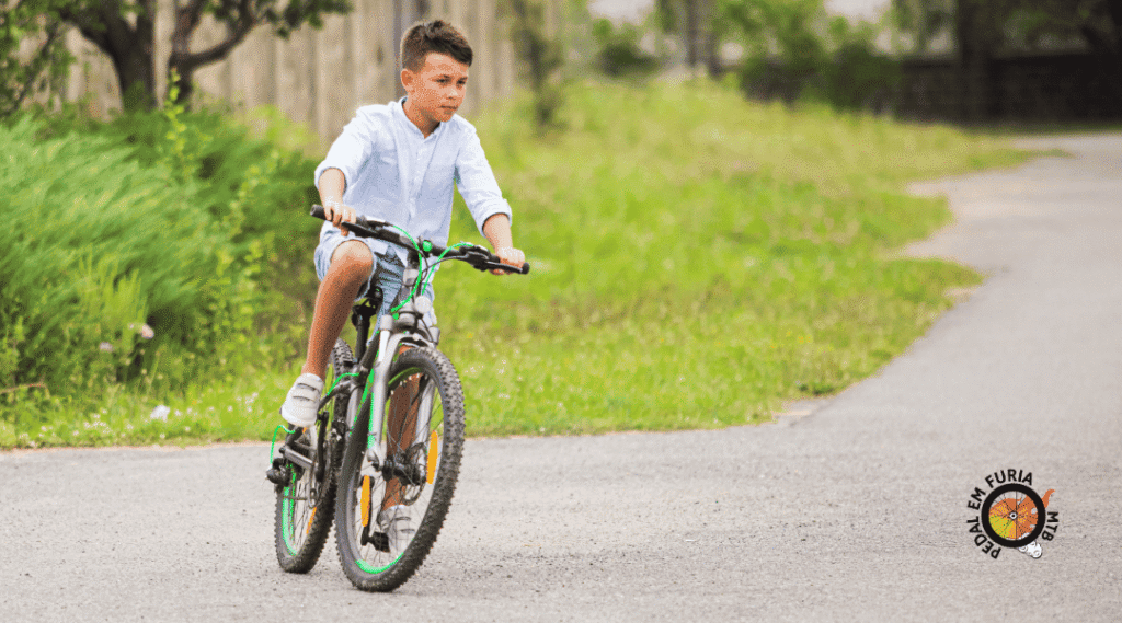 Como escolher bicicleta para criança: guia por idade, altura e peso Bicicleta infantil aro 26 indicado para crianças de 14 15 16 17 anos